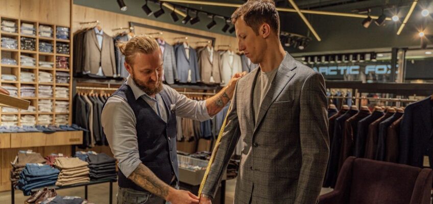 Trajes de novio en Barcelona. Estilo y elegancia para tu gran día